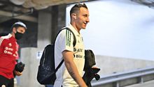 Andrés Guardado: Se reunió con integrantes de El Recodo en España