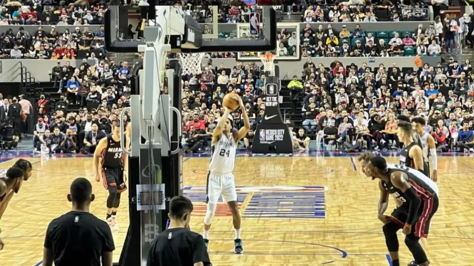 NBA CDMX: Segunda mitad del Spurs vs Heat sufrió retraso por presunta falla eléctrica