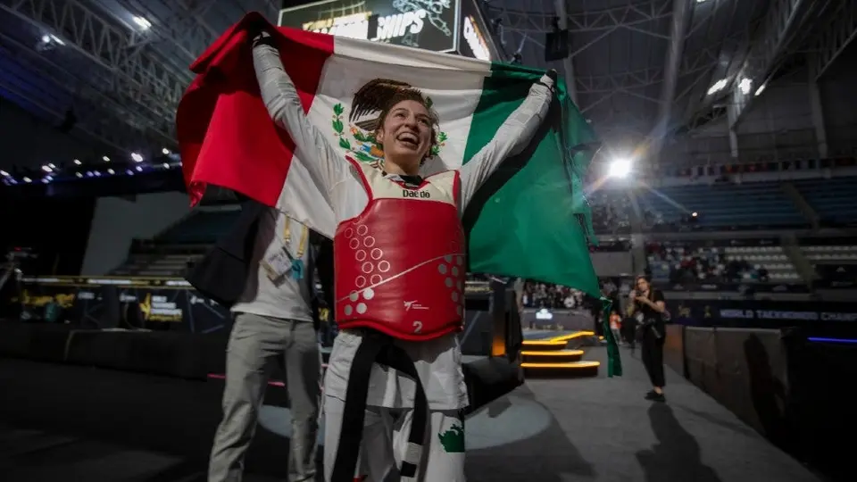 Souza tras ganar dos oro en Mundial de Taekwondo: 'No me podía detener después de tanto'