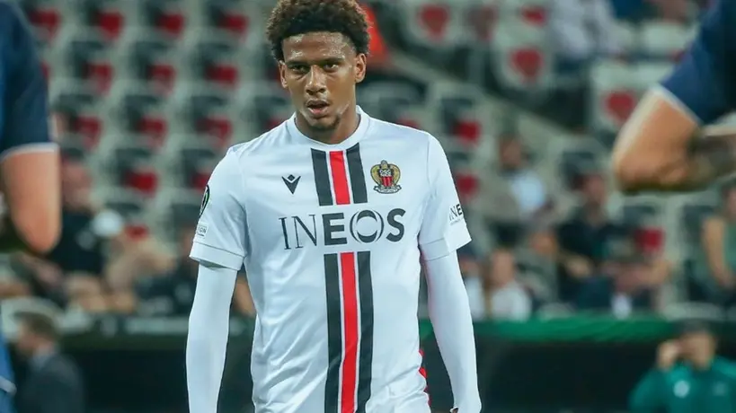 Ligue 1: Jean-Clair Todibo rompió récord al ser expulsado a los 9 segundos de iniciado el partido