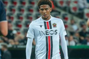Ligue 1: Jean-Clair Todibo rompió récord al ser expulsado a los 9 segundos de iniciado el partido