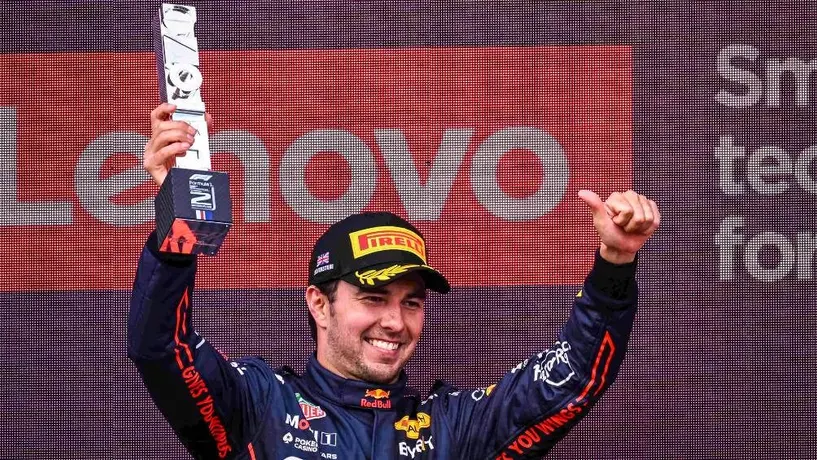 Checo sobre su duelo en Silverstone con Hamilton y Leclerc: 'Así es como deberíamos competir'