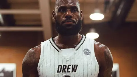 LeBron James opinó sobre el caso de Robert Sarver: ‘No hay lugar para el racismo’
