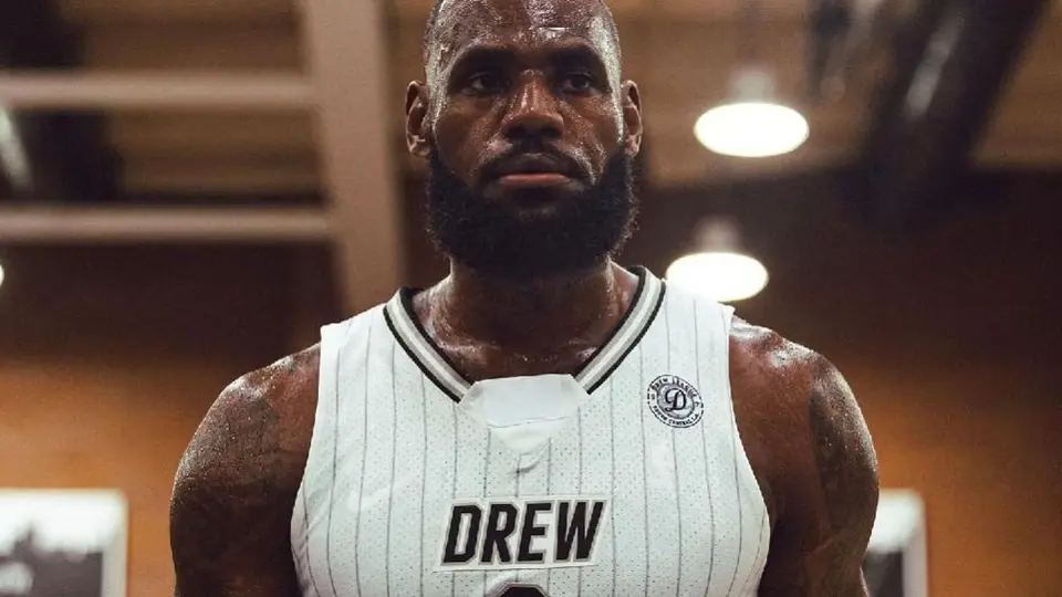 LeBron James opinó sobre el caso de Robert Sarver: ‘No hay lugar para el racismo’