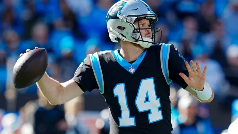 NFL: Panthers vencen 23-10 a Broncos, en el regreso de Sam Darnold