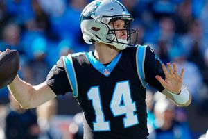 NFL: Panthers vencen 23-10 a Broncos, en el regreso de Sam Darnold