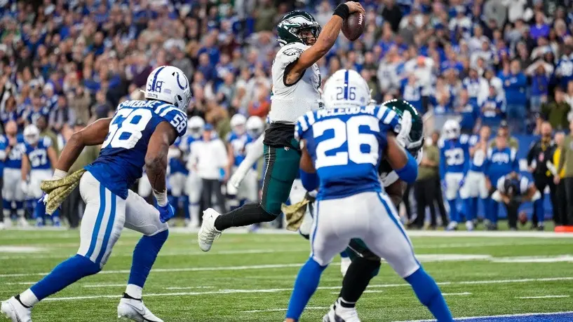 NFL: Anotación agónica de Hurts da victoria a Eagles ante Colts