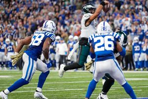 NFL: Anotación agónica de Hurts da victoria a Eagles ante Colts