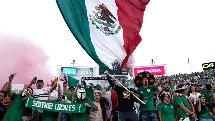 México vs Perú: Se registró pelea entre aficionados en las gradas del Rose Bowl