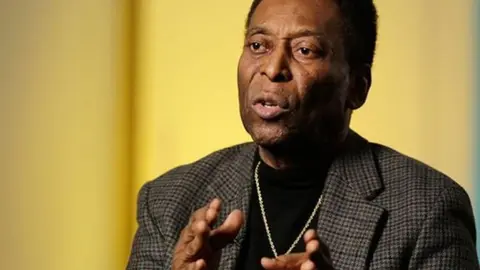 Pelé publicó mensaje; explicó por qué ingreso al hospital en Brasil