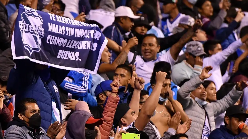 Puebla: Afición llevó serenata a La Franja previo al partido vs Chivas
