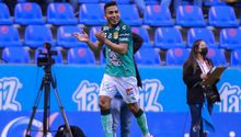 Video: Hijos de Ángel Mena reaccionaron al encontrar estampa de su papá del álbum de Qatar 2022