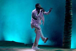 Bad Bunny: Fan arriesgó su vida en Miami para estar con el cantante en el escenario