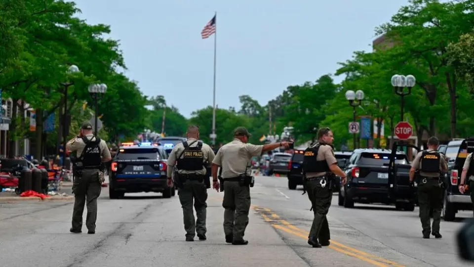 Estados Unidos: Al menos seis personas muertas por tiroteo en desfile del 4 de julio en Illinois