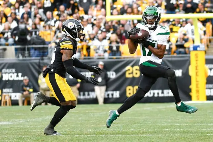 NFL: Wilson lideró voltereta de Jets ante Steelers en debut de Pickett