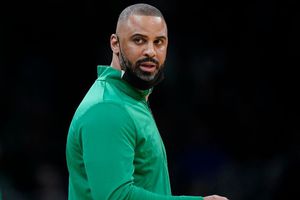 NBA: Celtics aplicarán sanción a coach por posible conducta inapropiada