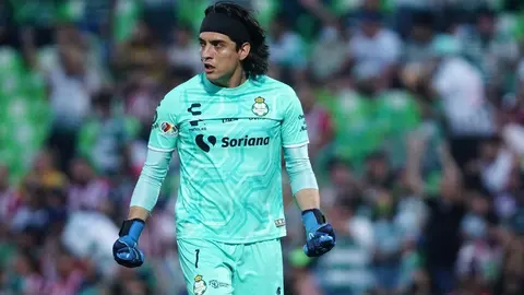Santos: Carlos Acevedo renovó con La Comarca hasta 2027