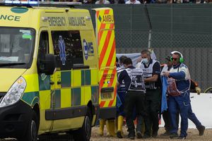 Guanyu Zhou tras su accidente en el GP de Gran Bretaña: "Estoy bien"