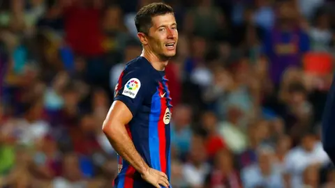 Robert Lewandowski: Fue trolleado por arbitro tras robo de su reloj