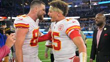 NFL: Kelce anota 3 TDs y Chiefs remontan para vencer a Chargers