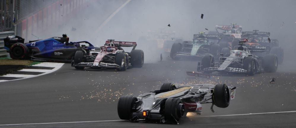 F1: Revive las impactantes imágenes que dejó el accidentado inicio del GP de Gran Bretaña