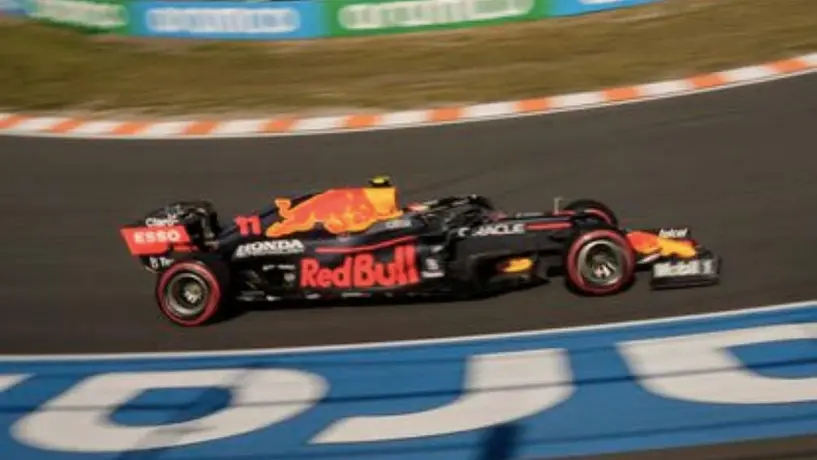 Checo Pérez terminó séptimo en la P1 del GP de Países Bajos
