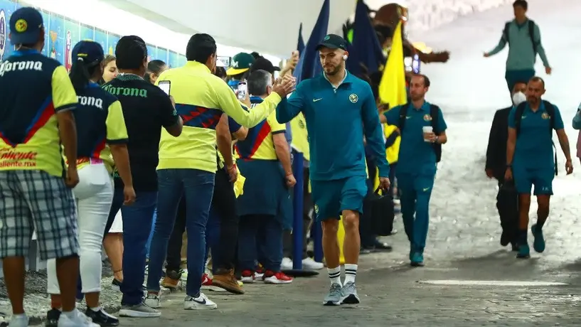 Henry Martín eliminó publicación en Twitter tras recibir burlas de la afición azulcrema
