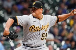 Manny Bañuelos: Victoria del mexicano con los Pirates ante los Brewers