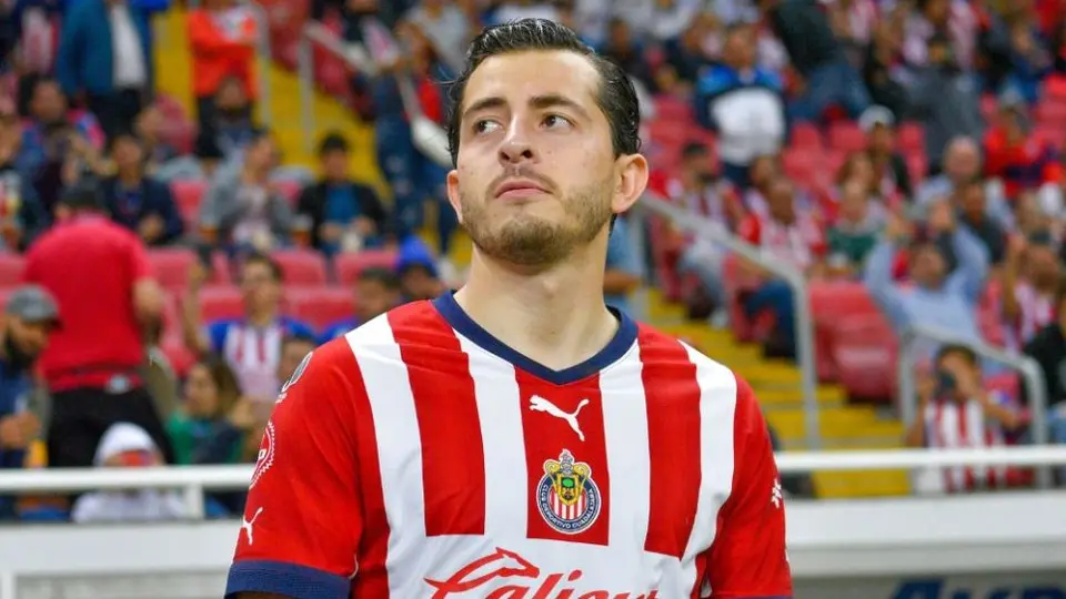 Chivas: Alan Mozo cumplió sueño de una fanática al regalarle un jersey