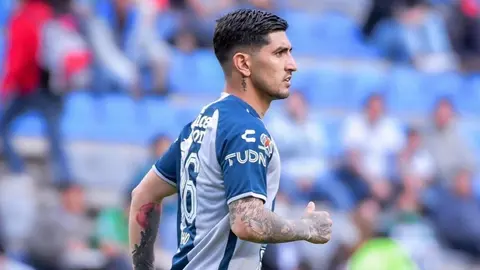Víctor Guzmán obsequió juguetes a niños en vísperas de Navidad