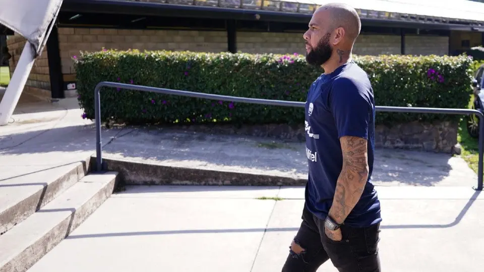 Dani Alves: Debut con Pumas tendrá que esperar por visa de trabajo