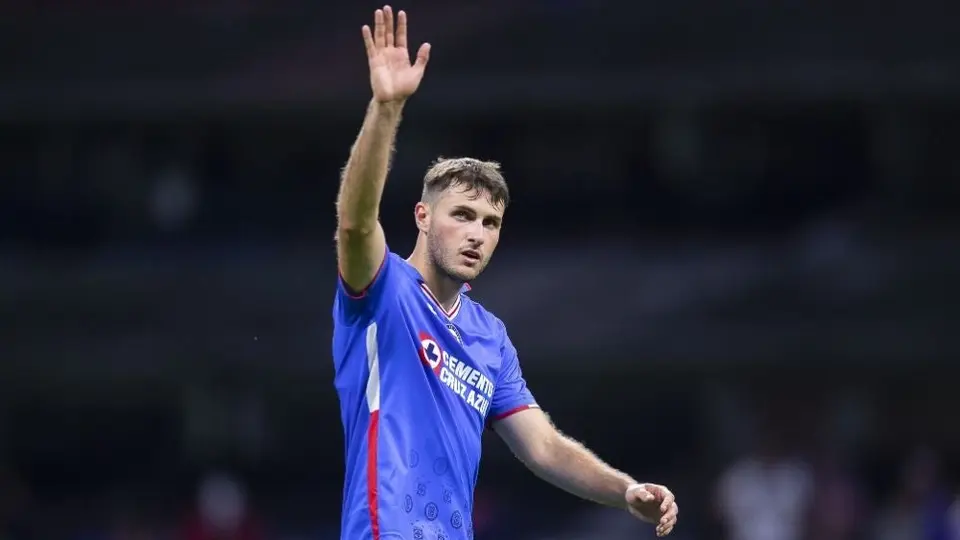 Cruz Azul: Accedió a la venta de Santi Giménez al Feyenoord, pero espera mejor trato