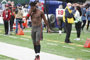 Antonio Brown: Fue demandado por vender un reloj Richar Mille falso