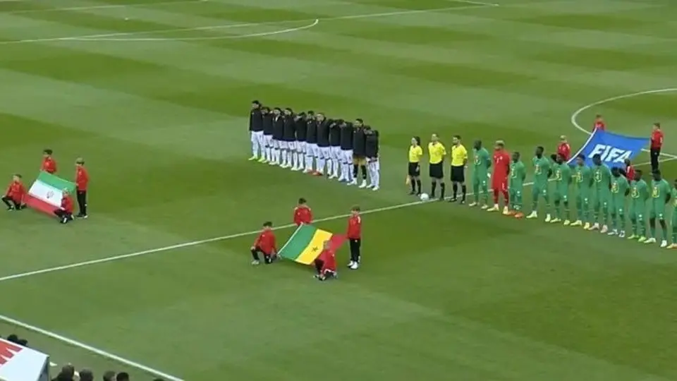 Jugadores de Irán protestaron contra su país al ocultar el escudo de su uniforme