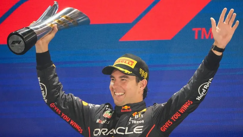 Checo Pérez: Niños en Tanzania celebraron el triunfo del mexicano en Singapur
