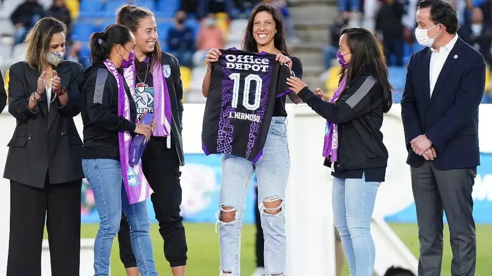 Jenni Hermoso fue presentada en el estadio Hidalgo | IMAGO7