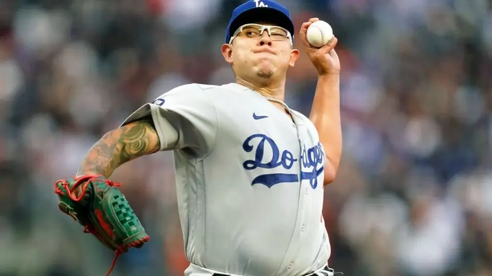 Julio Urías no pierde la esperanza de ver a Chicharito con la Selección Mexicana en Qatar 2022