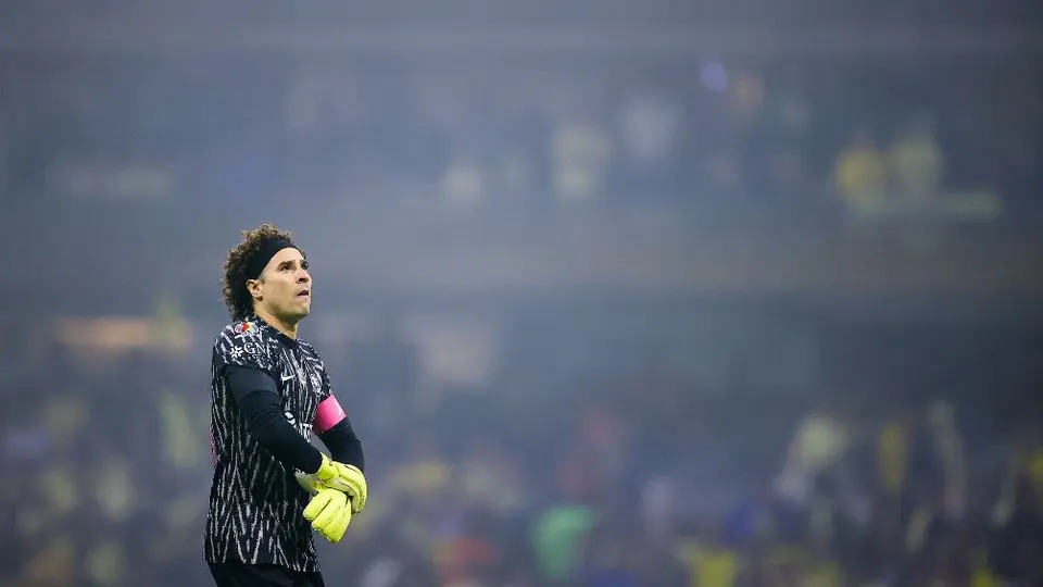 Ochoa bloquea a Álvaro Morales y éste reacciona: "Hay que bloquear balones"