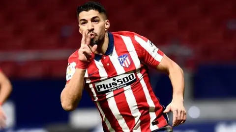 Luis Suárez: Se ofreció para ser fichado por el Borussia Dortmund