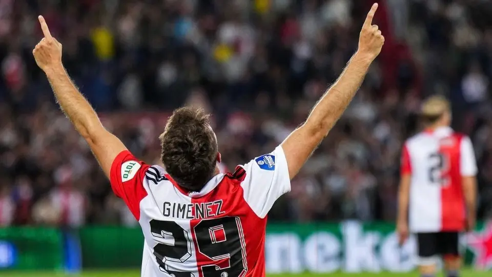 Santi Giménez: Se estrenó como goleador en la victoria de Feyenoord sobre Emmen