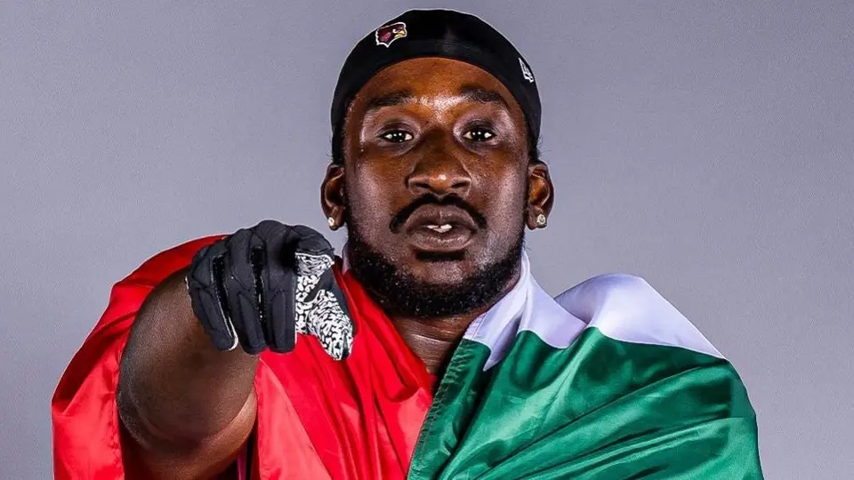 MNF México: Markus Golden de Cardinals arribó al Estadio Azteca con playera del América
