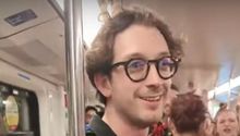 Video: Aficionado del Inter se equivocó de tren y viajó con los del Milan