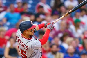 Joey Meneses: Octavo cuadrangular del mexicano en derrota de Nationals ante Phillies