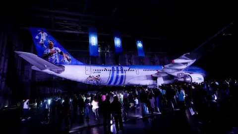Qatar 2022: Argentina presentó el avión que llevará a los aficionados al Mundial