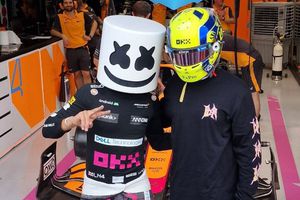 F1: Marshmello intercambió 'cabeza' con Lando Norris previo a la práctica del GP de Singapur