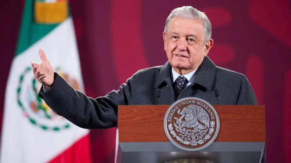 AMLO pidió a refresqueras y cerveceras en Nuevo León parar producción por sequía