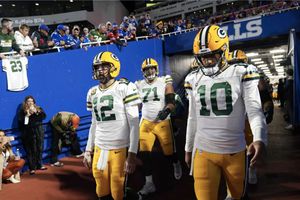 NFL: Aaron Rodgers podría jugar ante Chicago tras lesión en las costillas