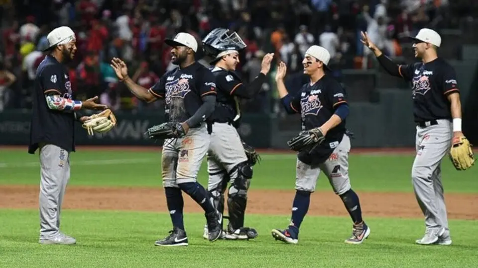 Guerra Civil: Tigres se llevan el segundo juego ante Diablos Rojos y empatan la serie