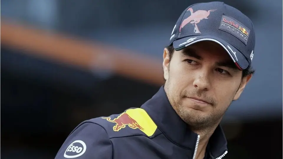 Checo Pérez tiene una mala tarde y termina 14 en la P1 del GP de Italia