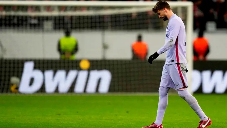 Piqué, víctima de burlas e insultos en Clásico tras separación con Shakira